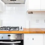 Stylish Studio Apartment In Fulham